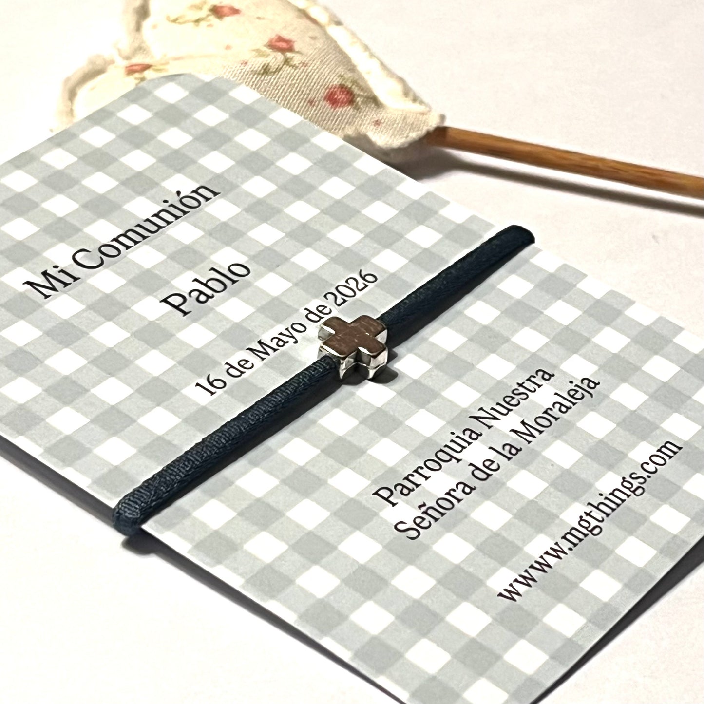 Detalle de Comunion pulsera elástica con cruz plateada.Pack8unidades