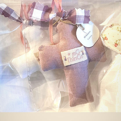 Detalle Bautizo: Cruces de lino. Packs de 8 unidades.