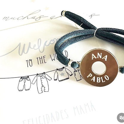 Pulsera personalizada con donut grueso de plata.