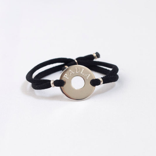 Pulsera personalizada con donut fino de plata.