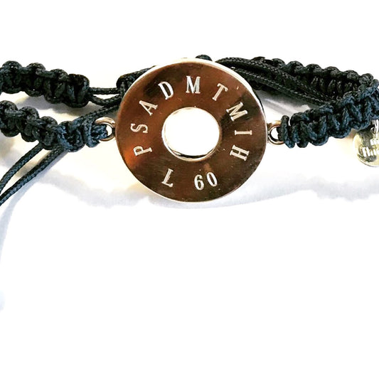 Pulsera personalizada con donut grueso de plata.